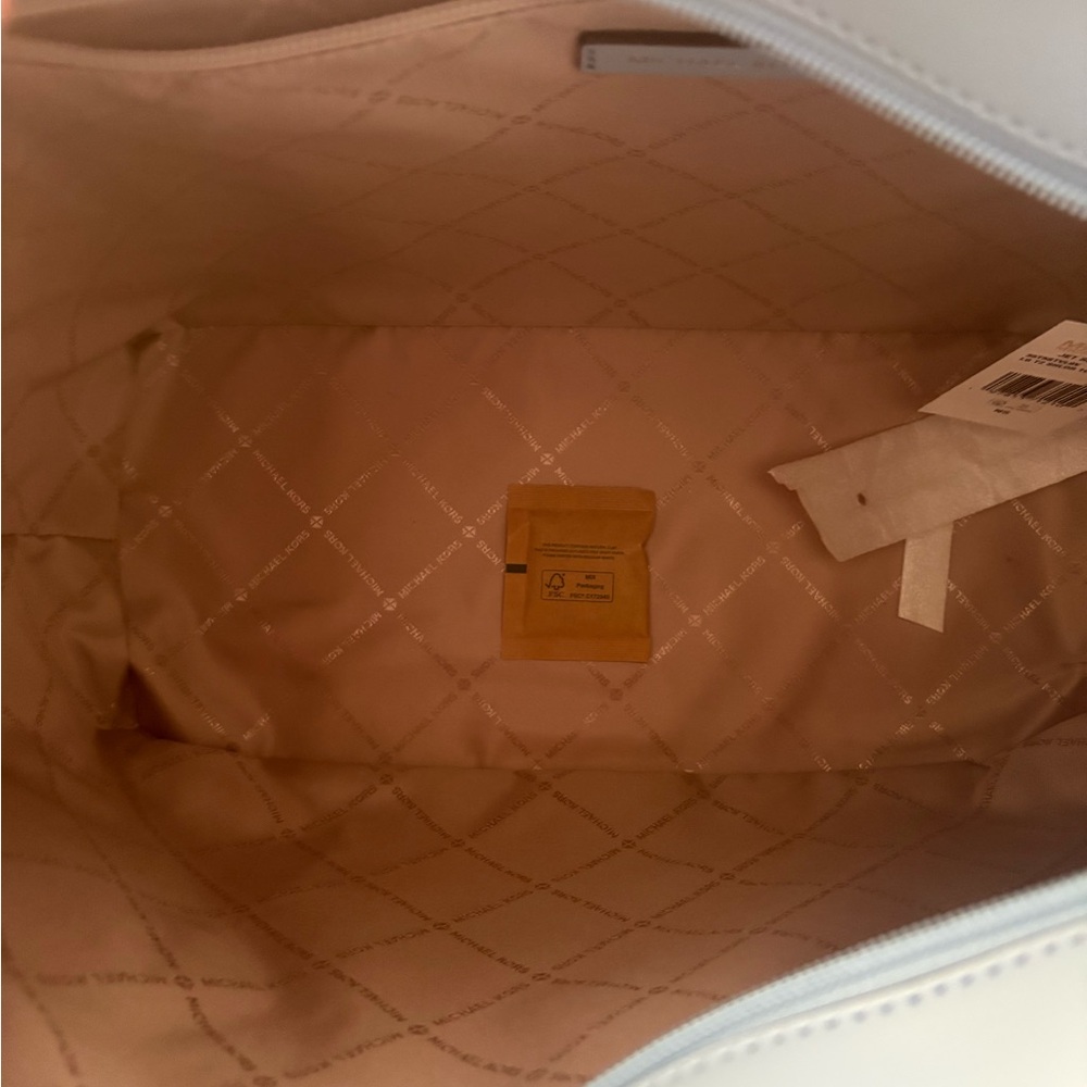 Michael Michael Kors  jet set printed signature logo Tote NWT still in plastic - Picture 15 of 16